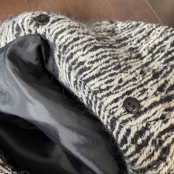 Rinascimento Double Breasted Black and White Wool Blend Coat - Picture 15 of 16